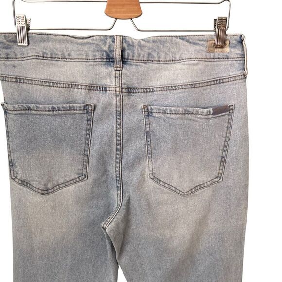 Seven7 Weekend Slim Fit Straight Leg Distressed Jean in Size 12 - Picture 6 of 13